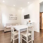 Italstay - The Poet\'S View- Appartamento Centrale
